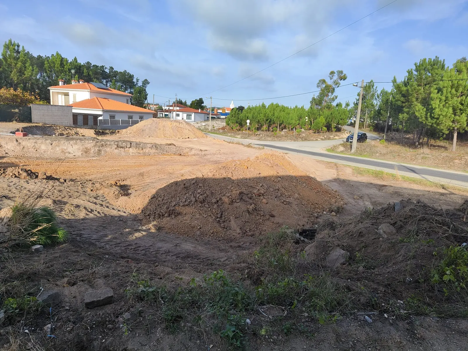 Terreno preparado para começar uma casa de raiz