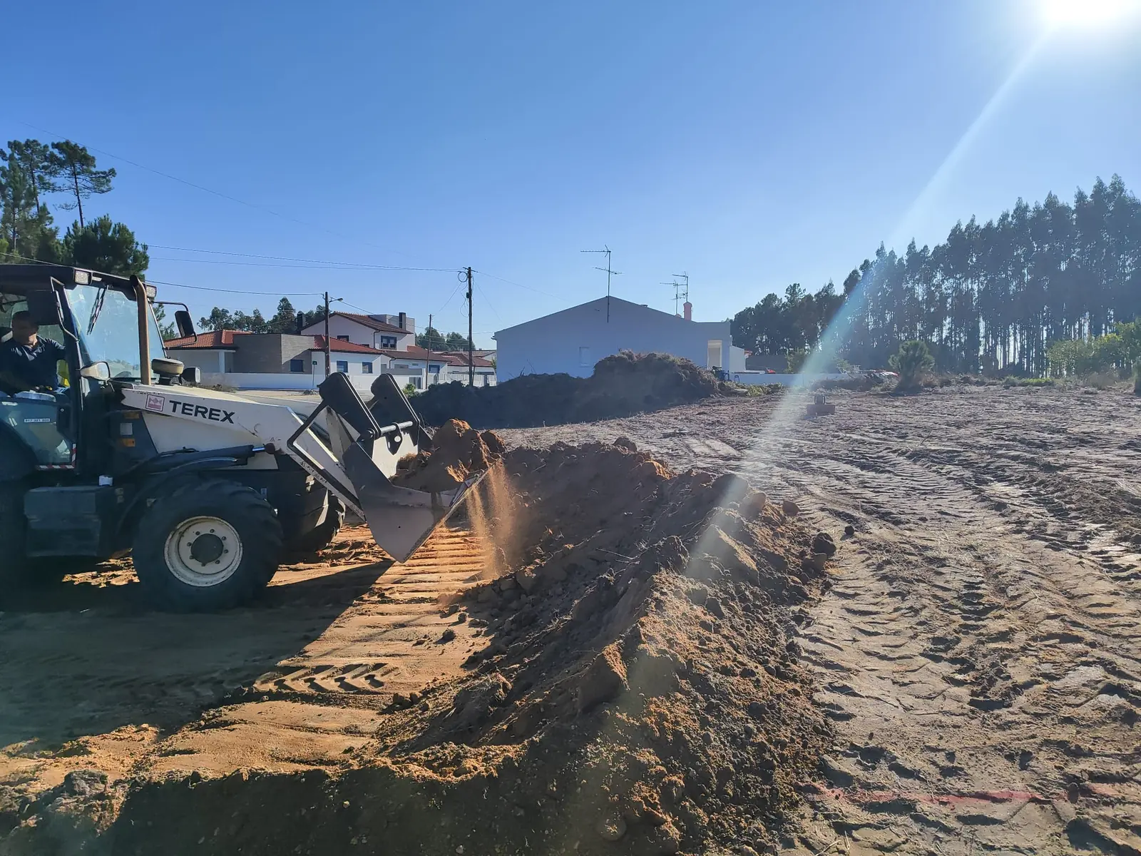 Terraplanagem para iniciar uma construção